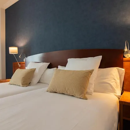 Galatea 4* Paxarinas