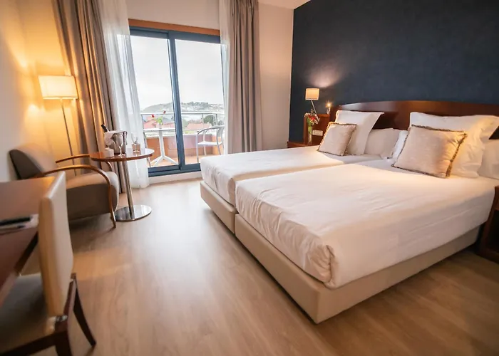 Galatea 4* Paxarinas